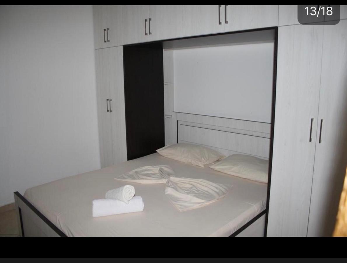 Central Boutique Hostel Sarandë Eksteriør billede