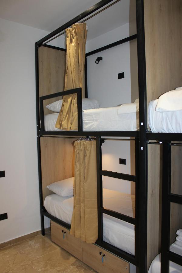 Central Boutique Hostel Sarandë Eksteriør billede