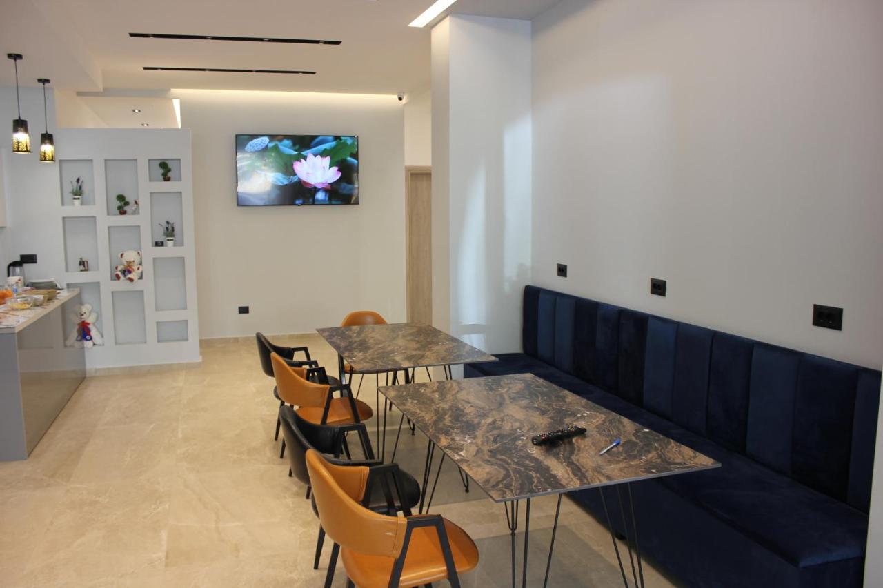 Central Boutique Hostel Sarandë Eksteriør billede