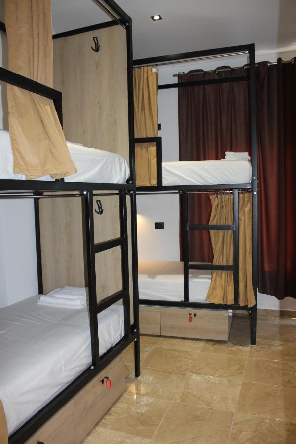 Central Boutique Hostel Sarandë Eksteriør billede