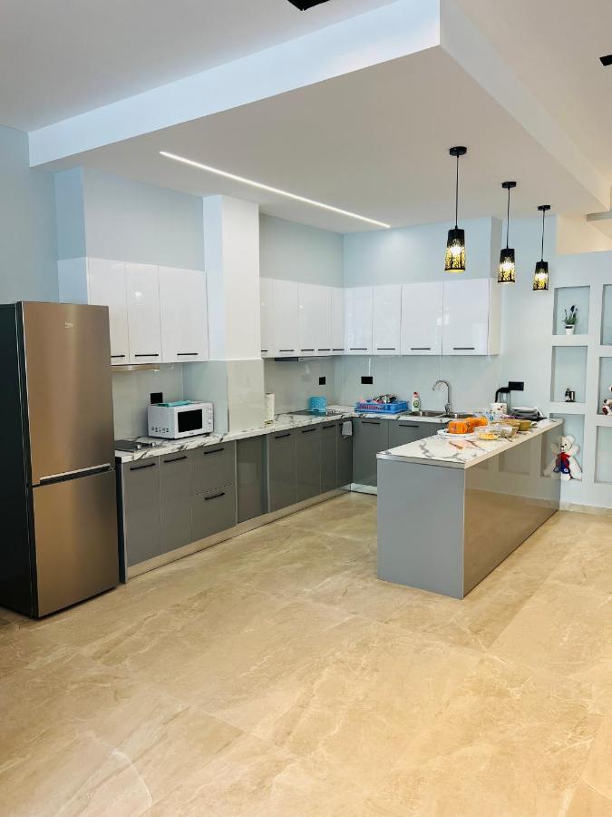 Central Boutique Hostel Sarandë Eksteriør billede